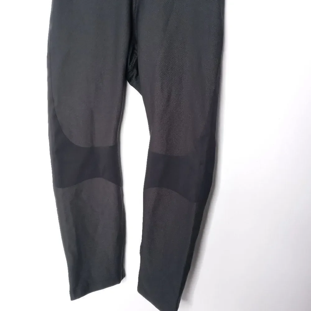 Nike legend tight high rise capri leggings